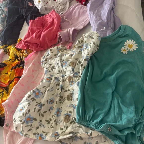 Newborn to 18 Months Baby Girl Clothing Bundle Lot - Picture 6 of 12